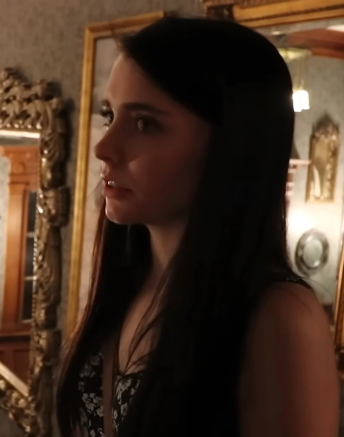 Jen – Occultist Roommate