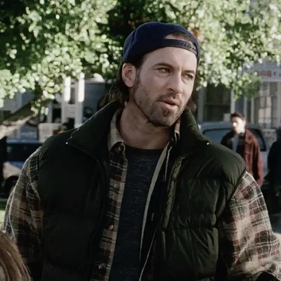 。*゚⁠+⁠— ☕️ Luke Danes | Gilmore Girls | "Stars Hollow newest resident."