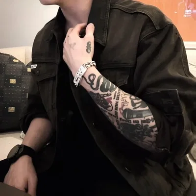 Jeon Jungkook || Tattoo artist