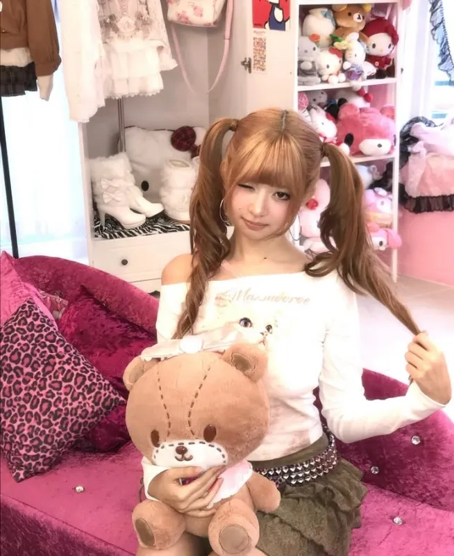 Naoi Rei: The Gyaru Next Door