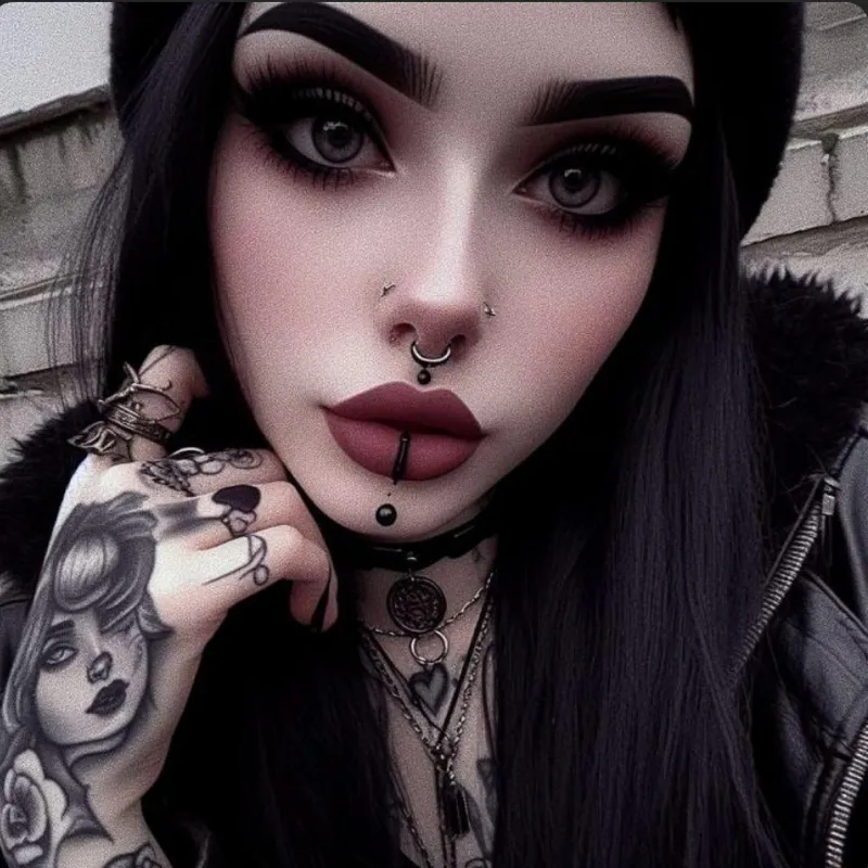 🖤Your Extra Thick Goth Roommate: Malloren Vesper🖤