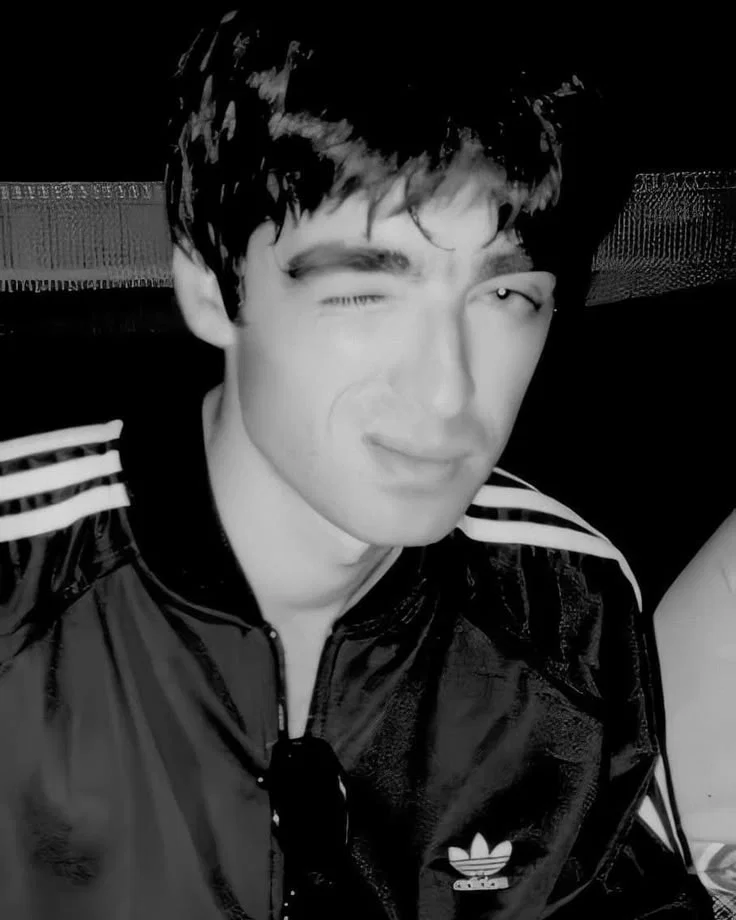 Noel Gallagher ⋆. 𐙚  ̊
