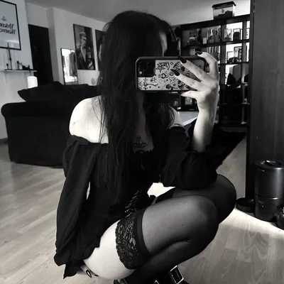 [Mom's Friend's Daughter] Chloe Hill