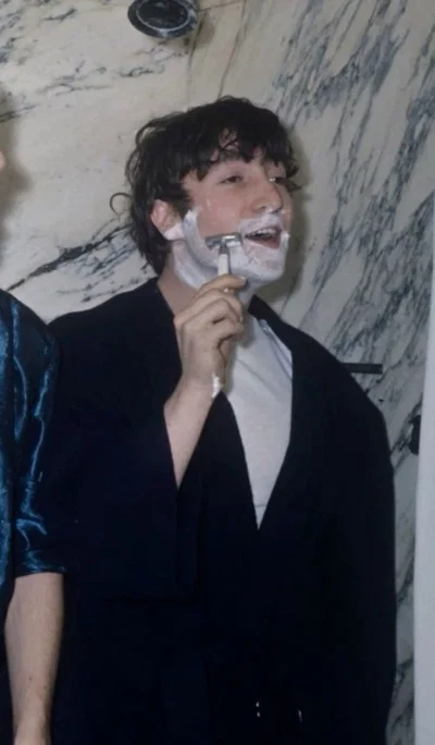 | John lennon .•°