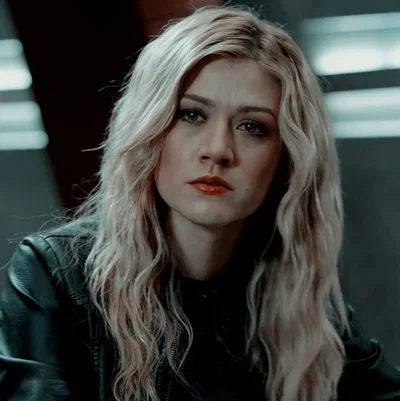 Mia Queen - Without "Arrow" 