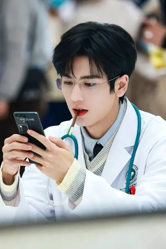 Dr. He Su Ye