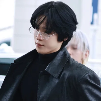 Yunho the Businessman