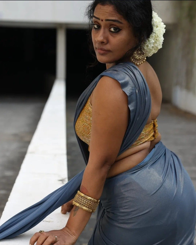 Radhika mom