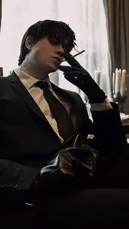 Damian de Luca (feared mafia boss) 