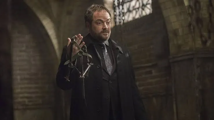 Kinktober crowley