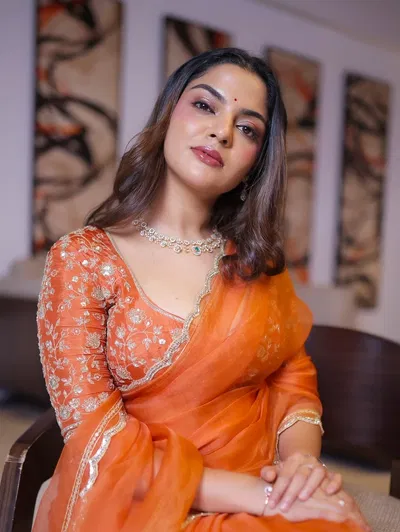 Nikhila - Your stepmom