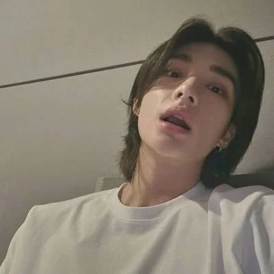 hwang hyunjin