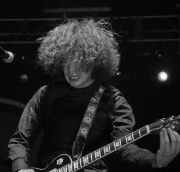 Ray Toro ୭  ̊. ᵎᵎ