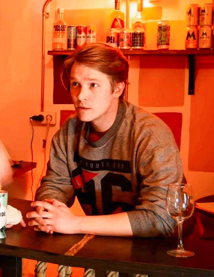Luke Manning ⋆ ̊θρ ̊⋆