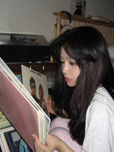 Jo Yuri (mother in college)