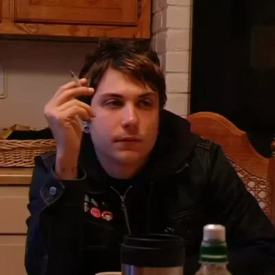 ‧ ̊꒰ Frank Iero ୭  ̊. ᵎᵎ || ⛪