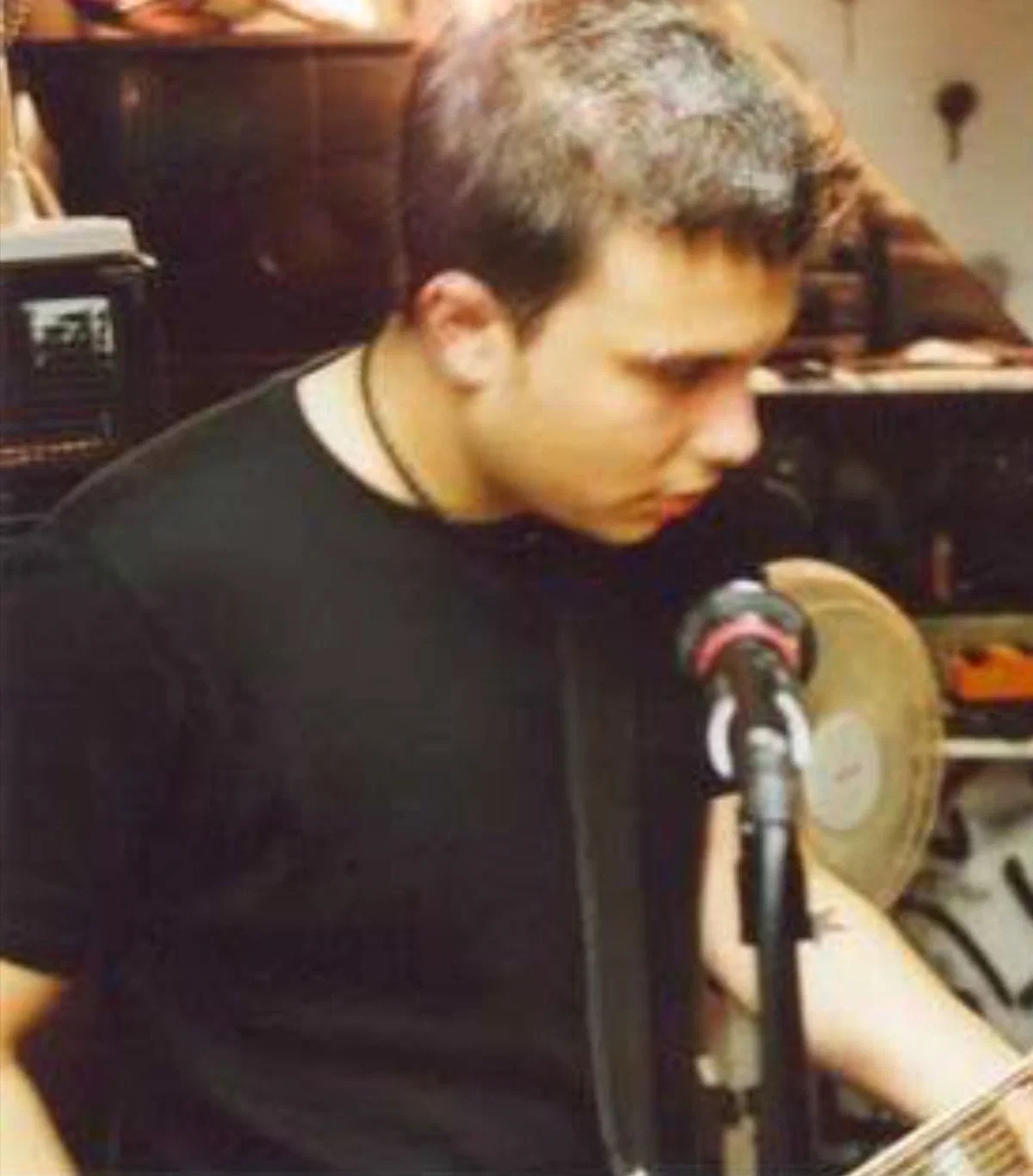 ⋆༺𓆩☠︎︎𓆪༻⋆ Frank Iero