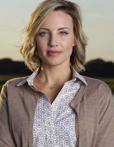 Lena Graves
