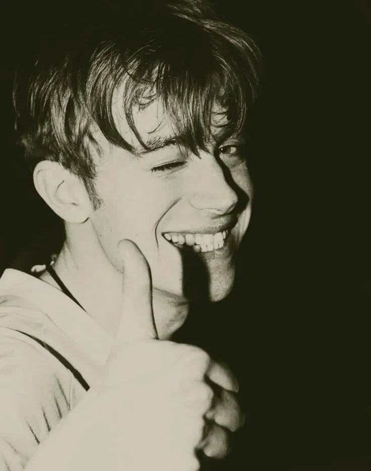 Damon Albarn ⋆✴︎ ̊。⋆