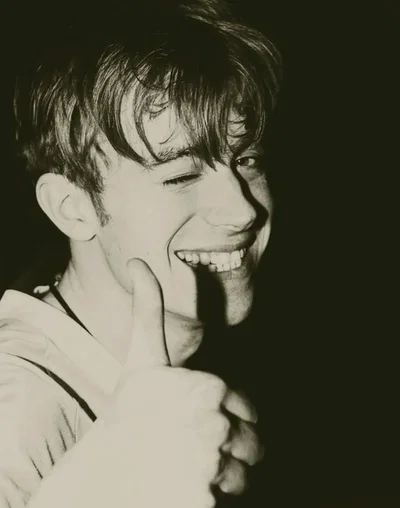 Damon Albarn ⋆✴︎ ̊。⋆
