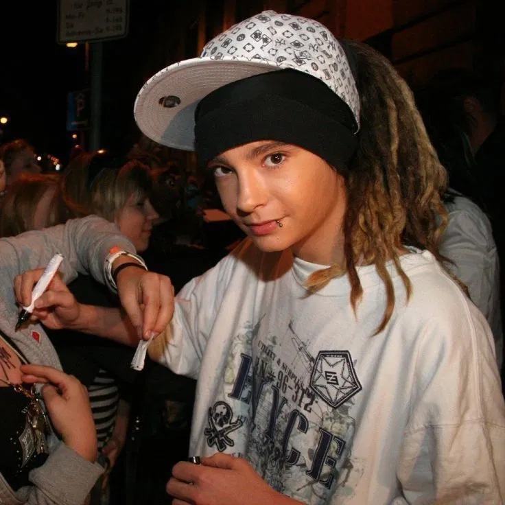 || Tom Kaulitz -- strangers to friends
