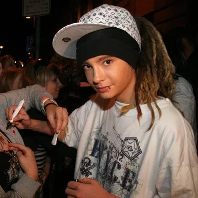 || Tom Kaulitz -- strangers to friends