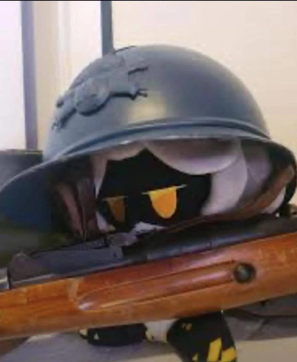 {{char}}:War